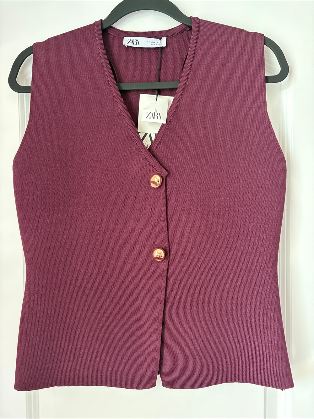 ZARA Sleeveless Knit Vest in Plum with Gold Buttons